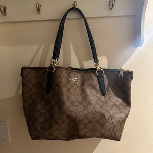 Coach purse and matching wallet